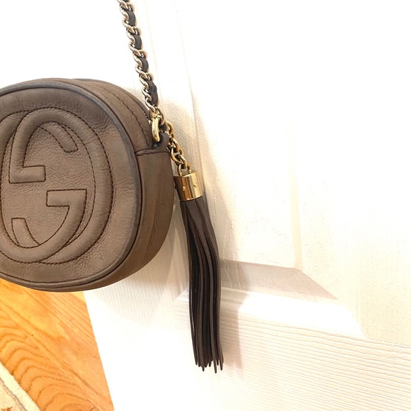 GUCCI Classic Taupe Crossbody Logo - Picture 6 of 9